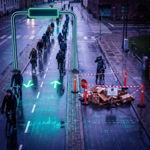 Nordisk cykelsti med delt rute hvor den kuraterede bane flyder, mens en omkørsel med kegler skaber tøven – en visuel kommentar til adgang og arvet semantik
