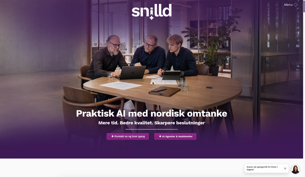Rigtigt skærmbillede af snilld.dk med chatboblen lukket nederst til højre